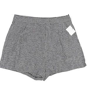 NWT medium black and white checkered shorts